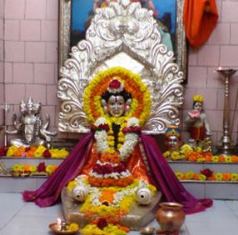 Shri Dattatreya Murti at Sri Kshetra Narsobachiwadi 